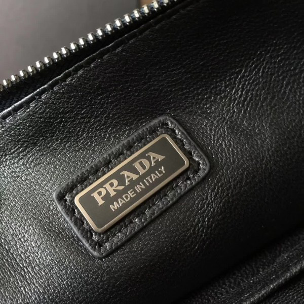 Pra*a leather clutch bag 4314 28cm x 1.5cm x 18cm