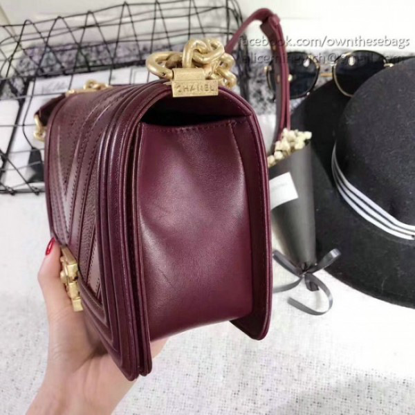 Ch**el chevron quilted medium boy bag burgundy