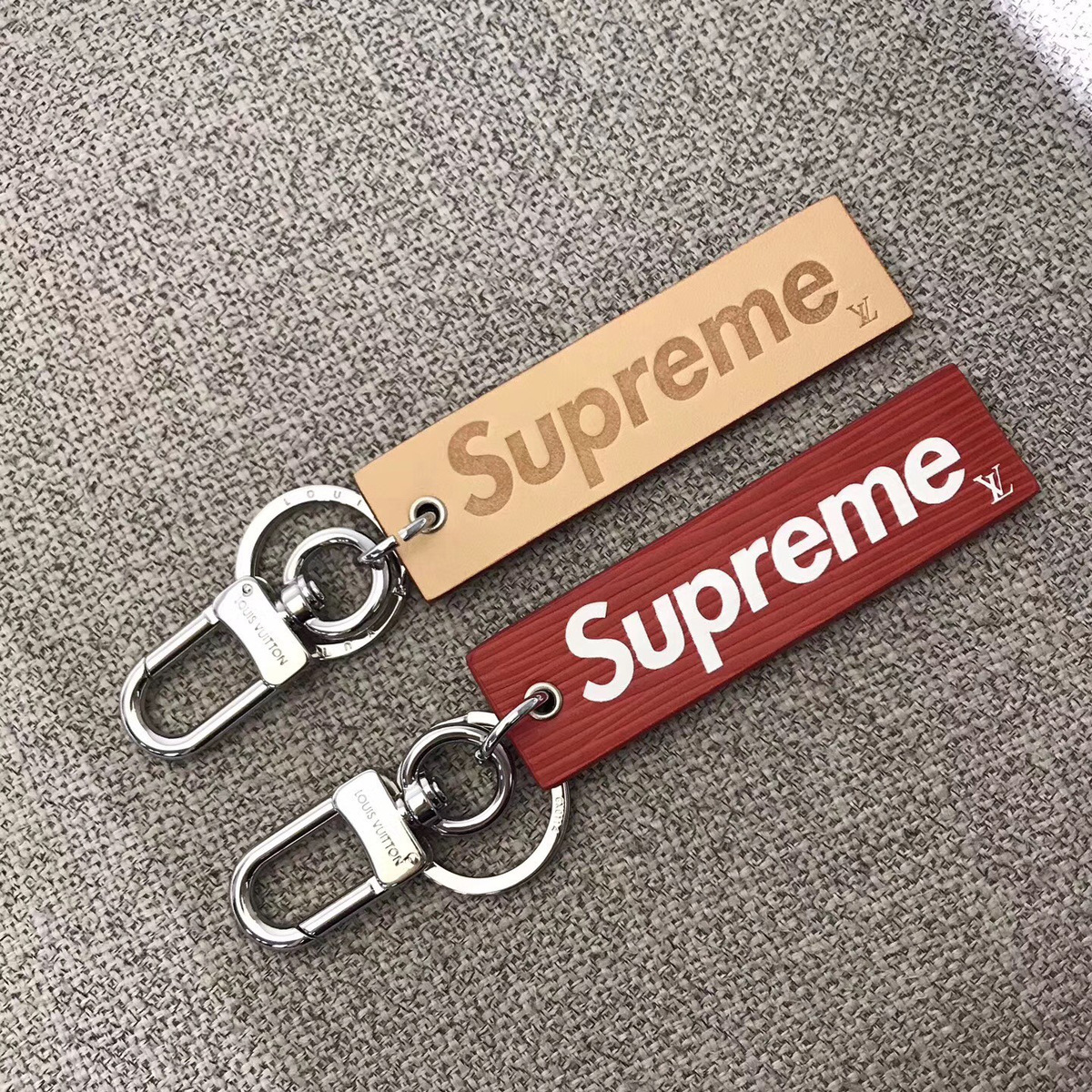 l0vis vvtt0n S*perme key ring red 3801