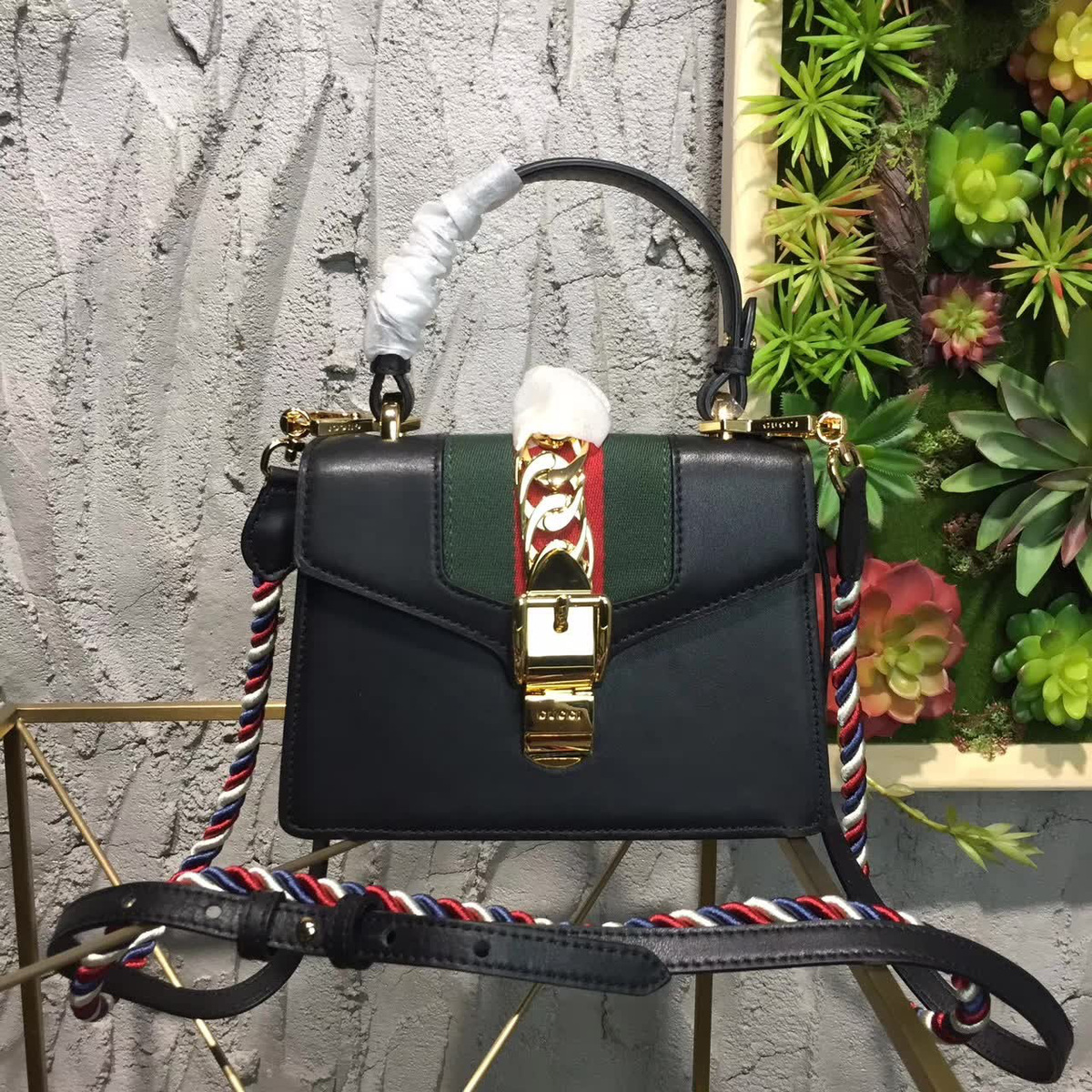 Gvc*1 sylvie leather bag 2520 20cm x8cmx 14cm