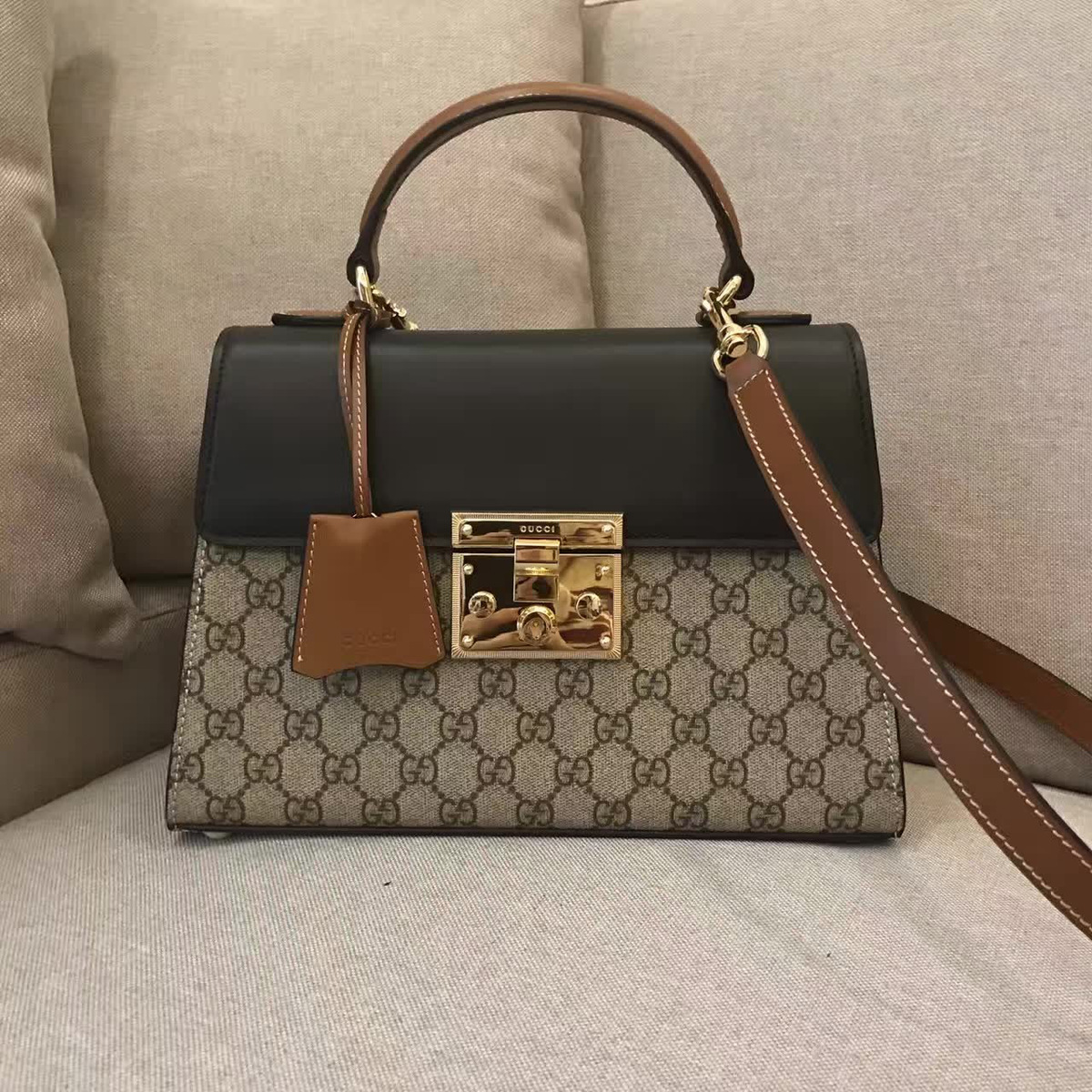 Gvc*1 gg leather padlock 2392 28cm x 19cm x 11cm
