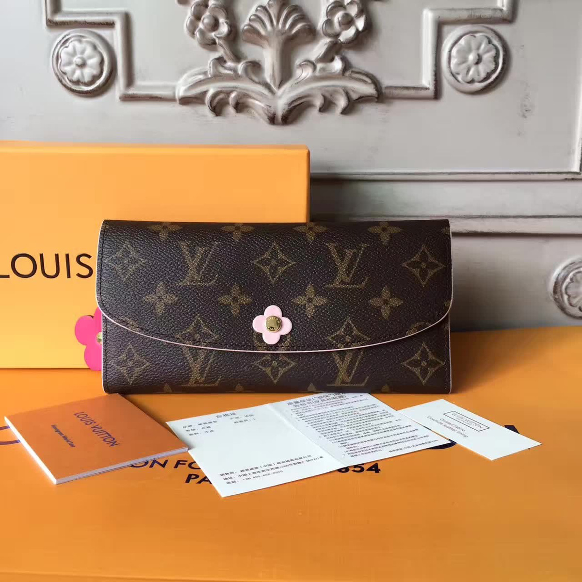 l0vis Vvtt0n emilie wallet cohotbag  3148
