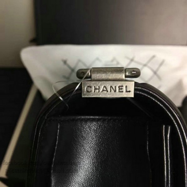 Ch**el small caviar quilted lambskin boy bag black