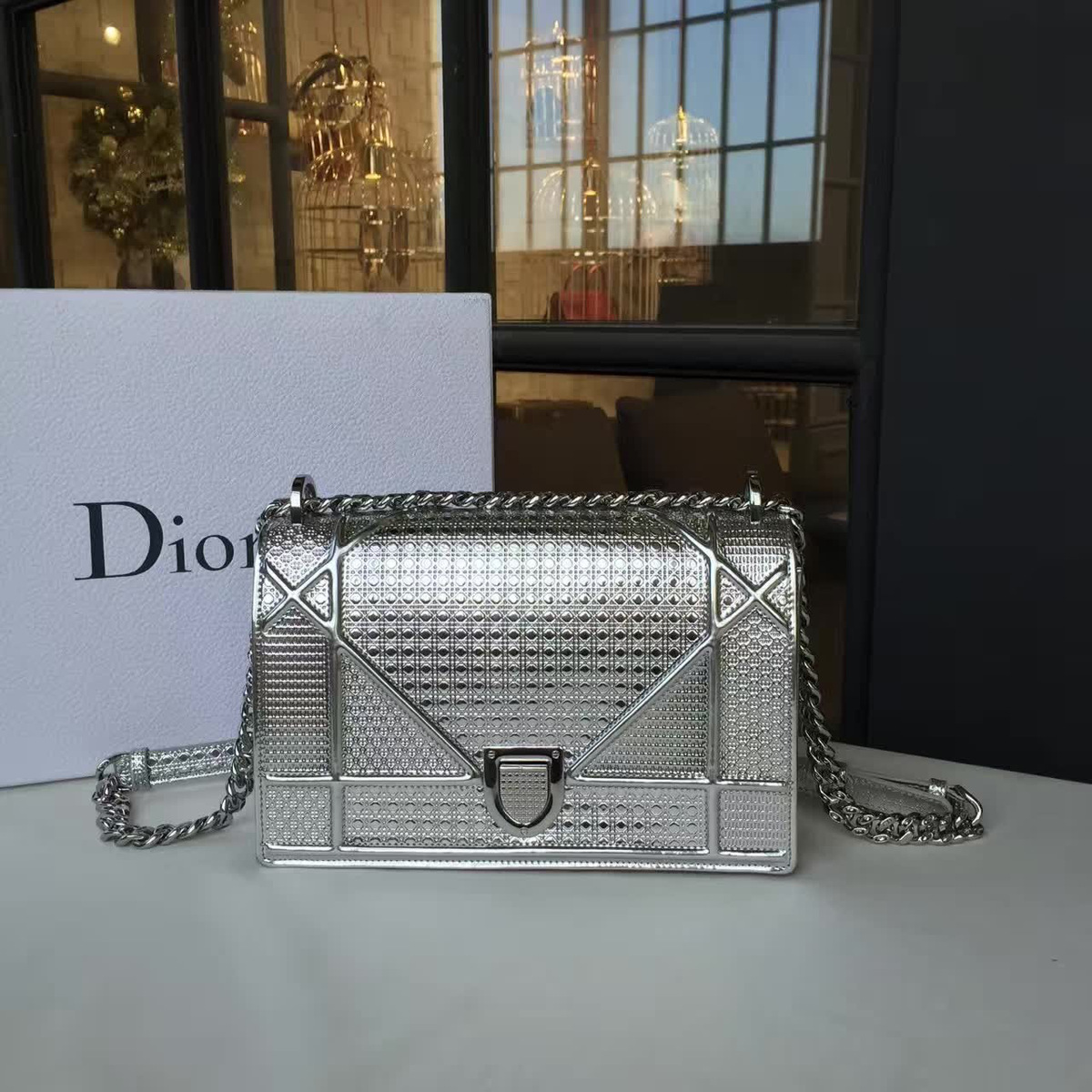 D10r ama 1770 21.5cm x 13cm x 8cm