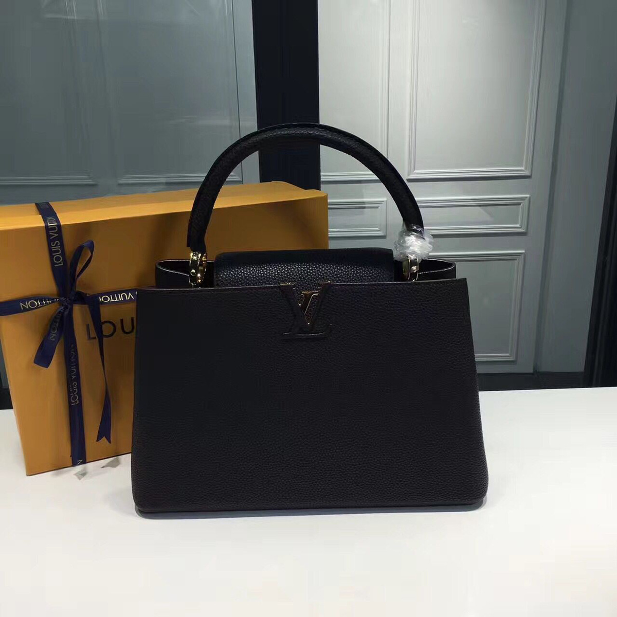 l0vis Vvtt0n capucines mm noir 3678 36cm x 23cm x 14cm