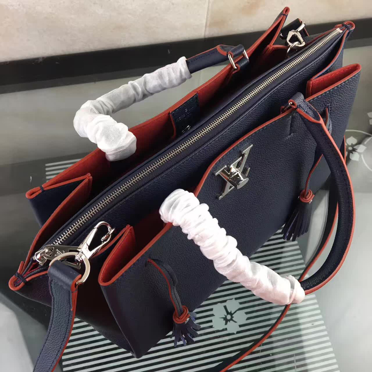 l0vis Vvtt0n m54570 dark blue 38cm