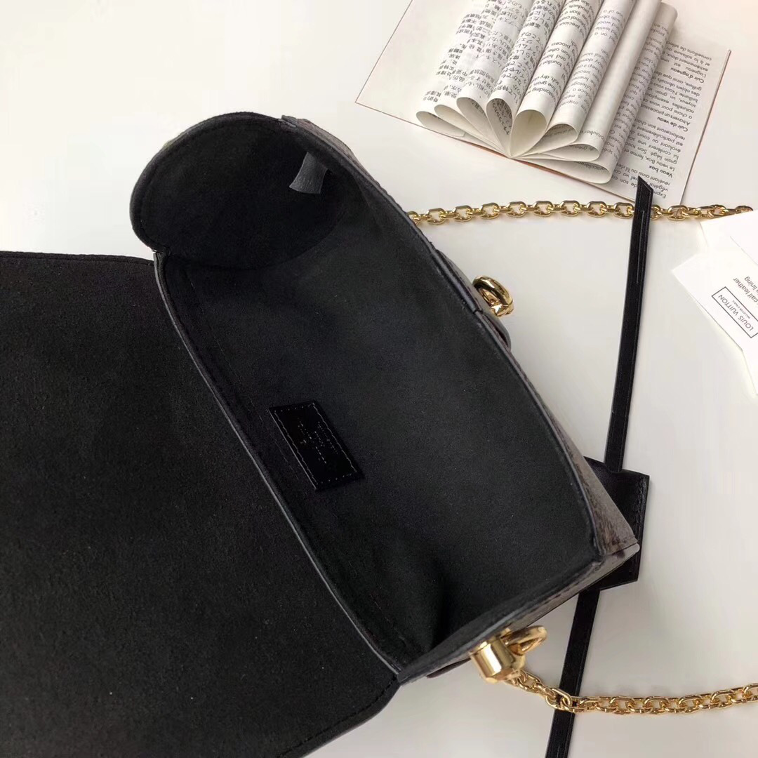 LV original single new diagonal chain bag m44158 black 18.5CM
