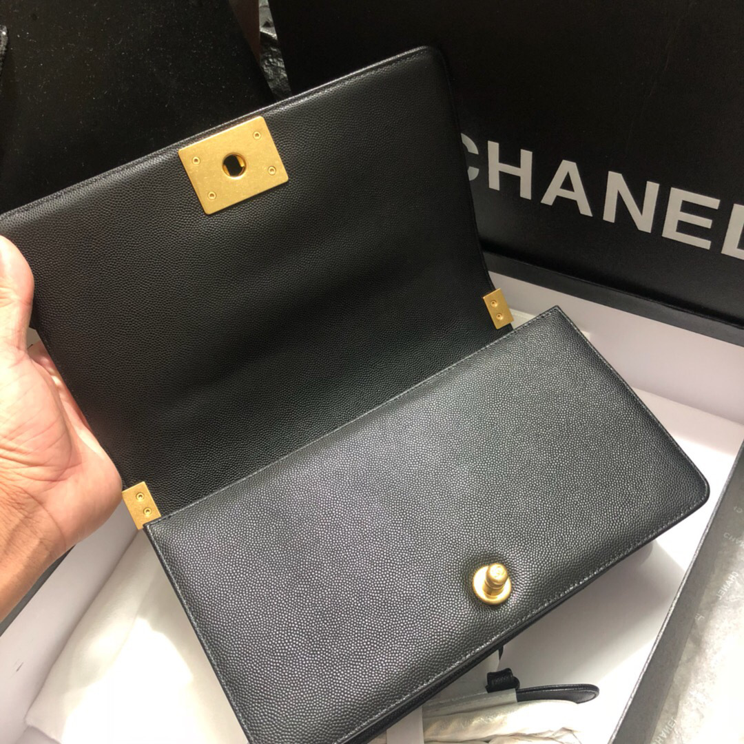 Ch**el original quality 67086 medium v fine ball black gold hardware   25cm