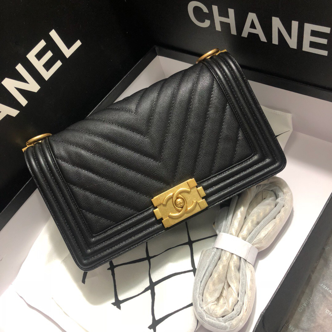 Ch**el original quality 67086 medium v fine ball black gold hardware   25cm