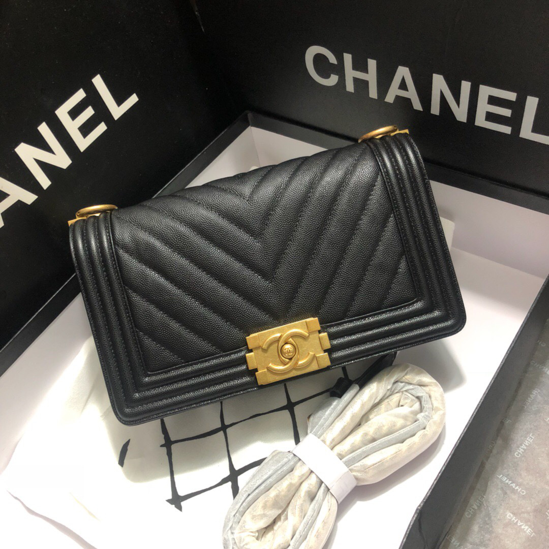 Ch**el original quality 67086 medium v fine ball black gold hardware   25cm