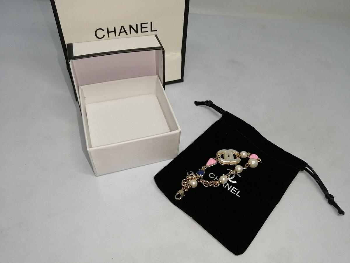 Ch**el delicate bracelet