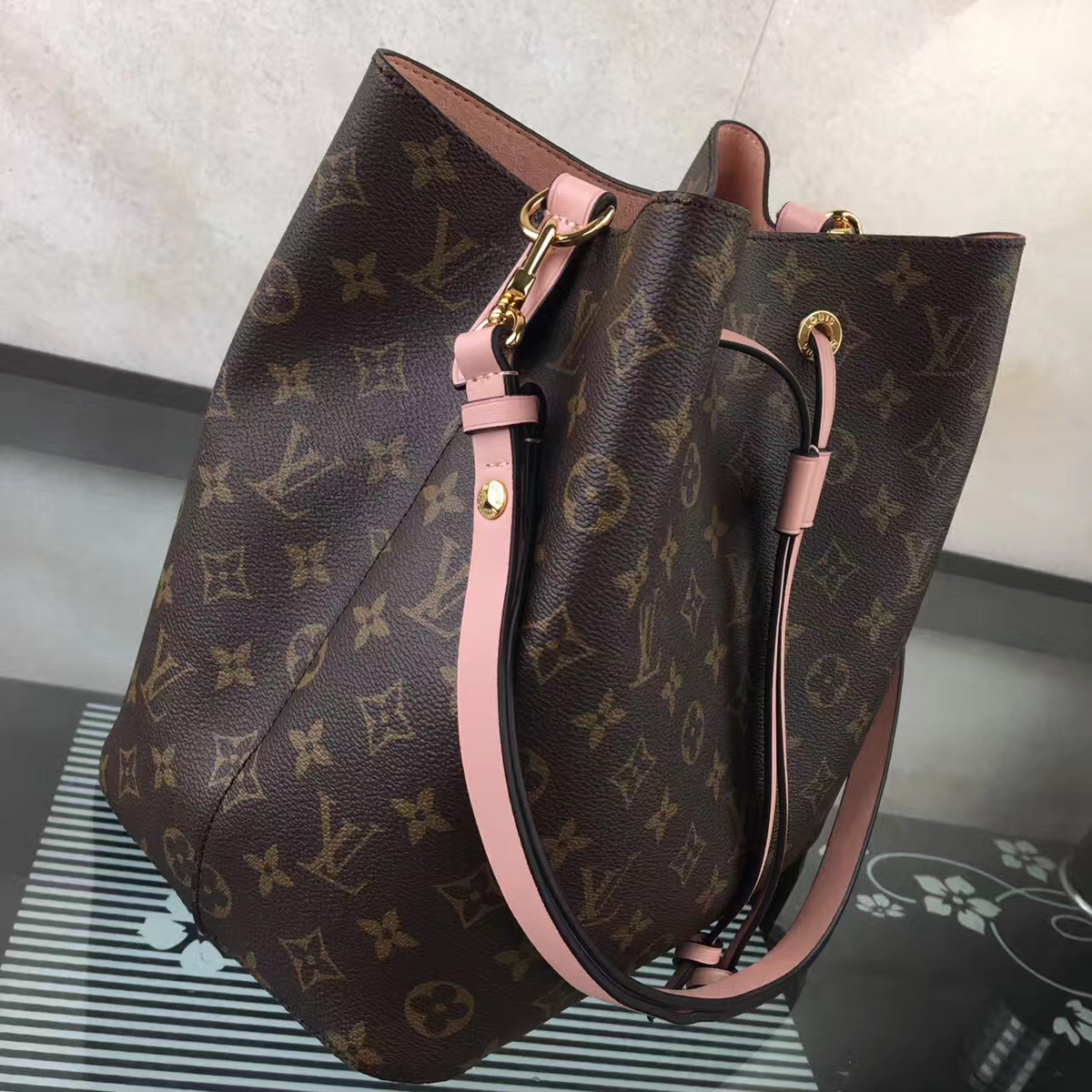 LV trendy bucket bag m44021 pink 26 x 27 x 22