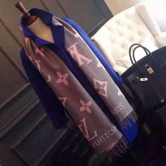 Lv scarf grey