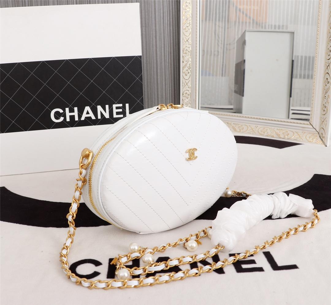 Ch**el whole cowhide white 19.5cm