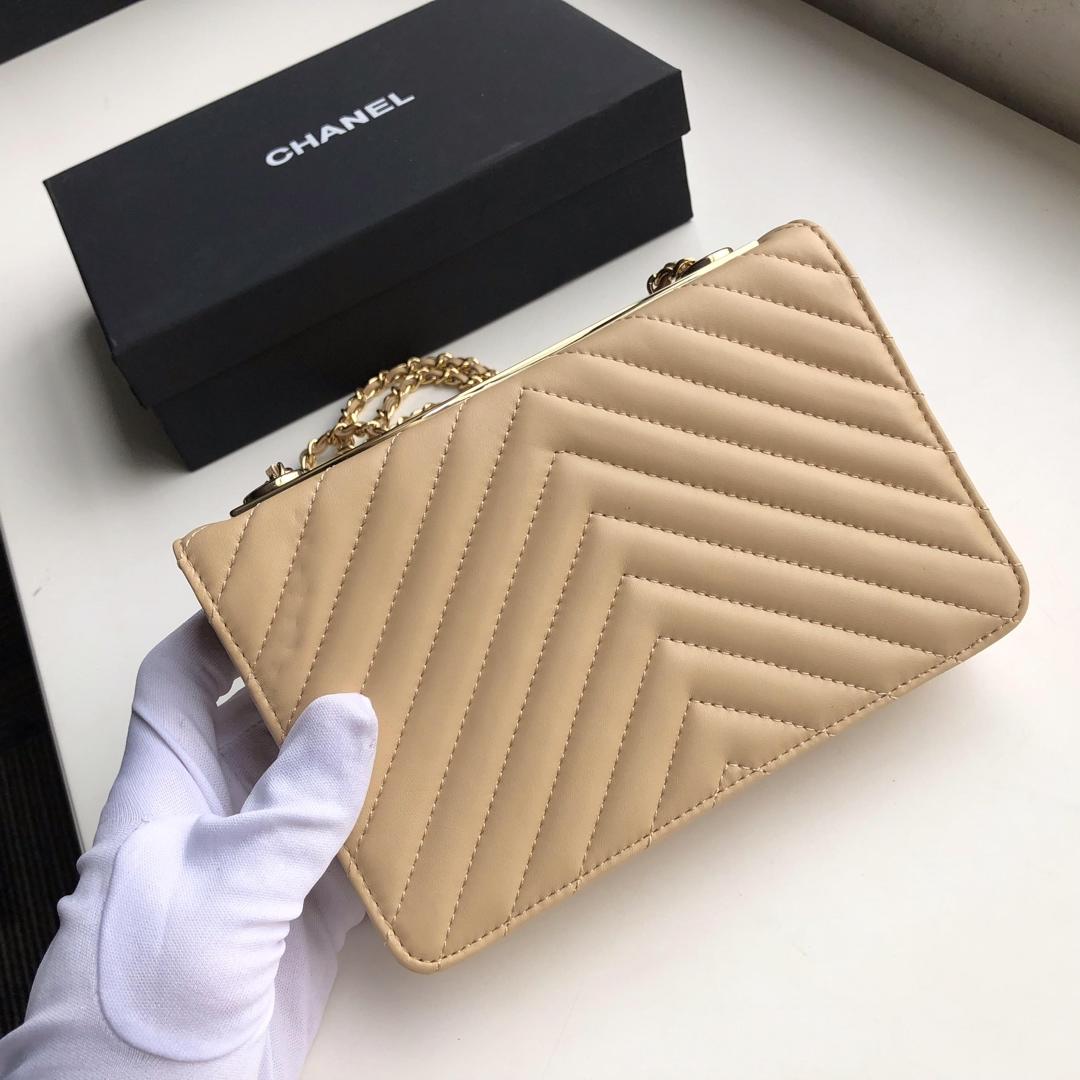 Ch**el lamb skin v-type chain bag yellow  19x13.5x3.5cm