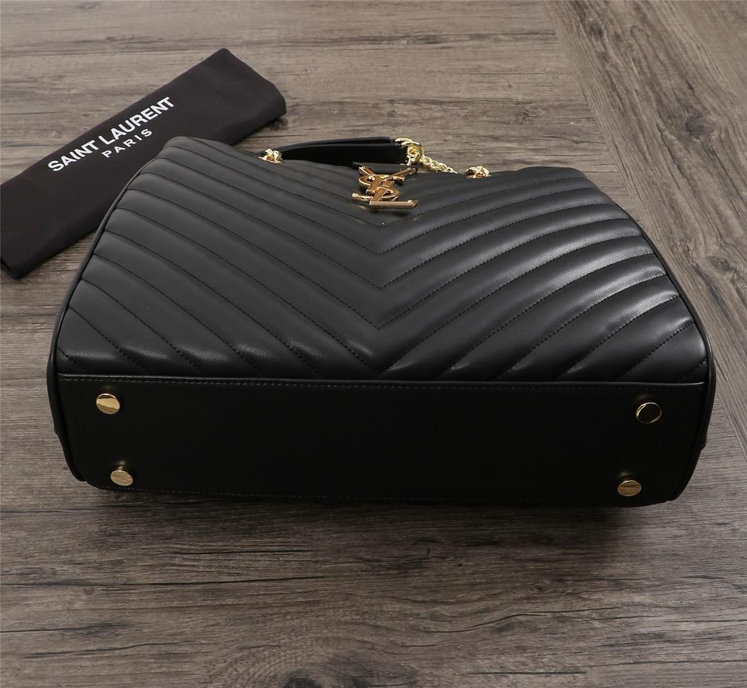 Y51 monogramme  35x9.5x25cm
