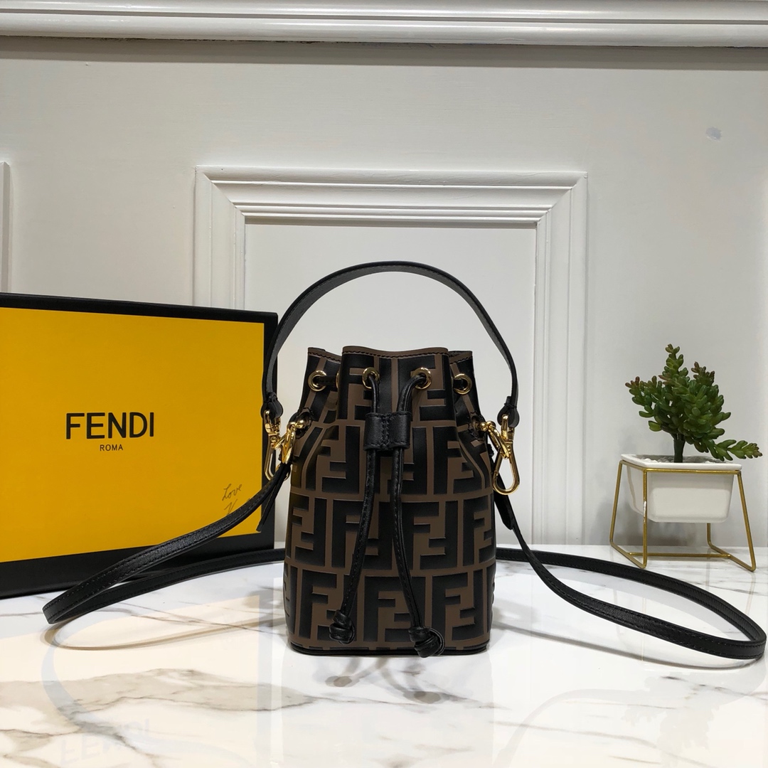 F**di mon tresor brown leather mini-bag  18*12*10cm
