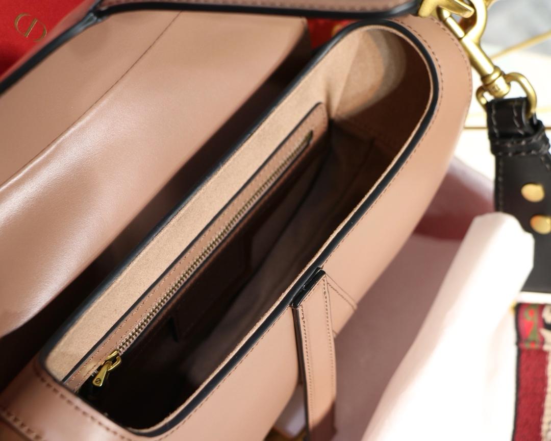 D10r saddle bag 25.5 x 20 x 6.5 cm