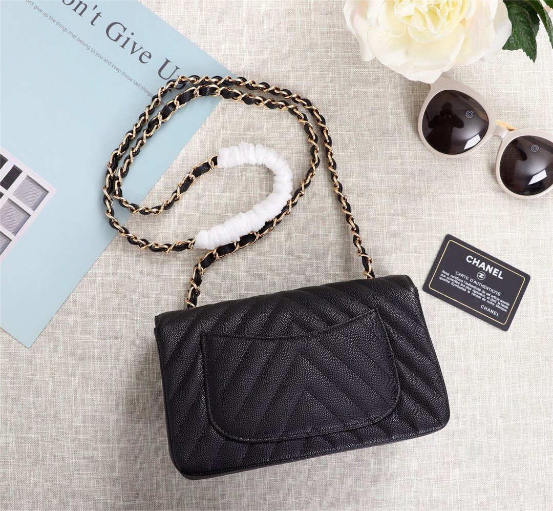 Ch**el classic flap bag caviar leather sliver&gold hardware 20cm black