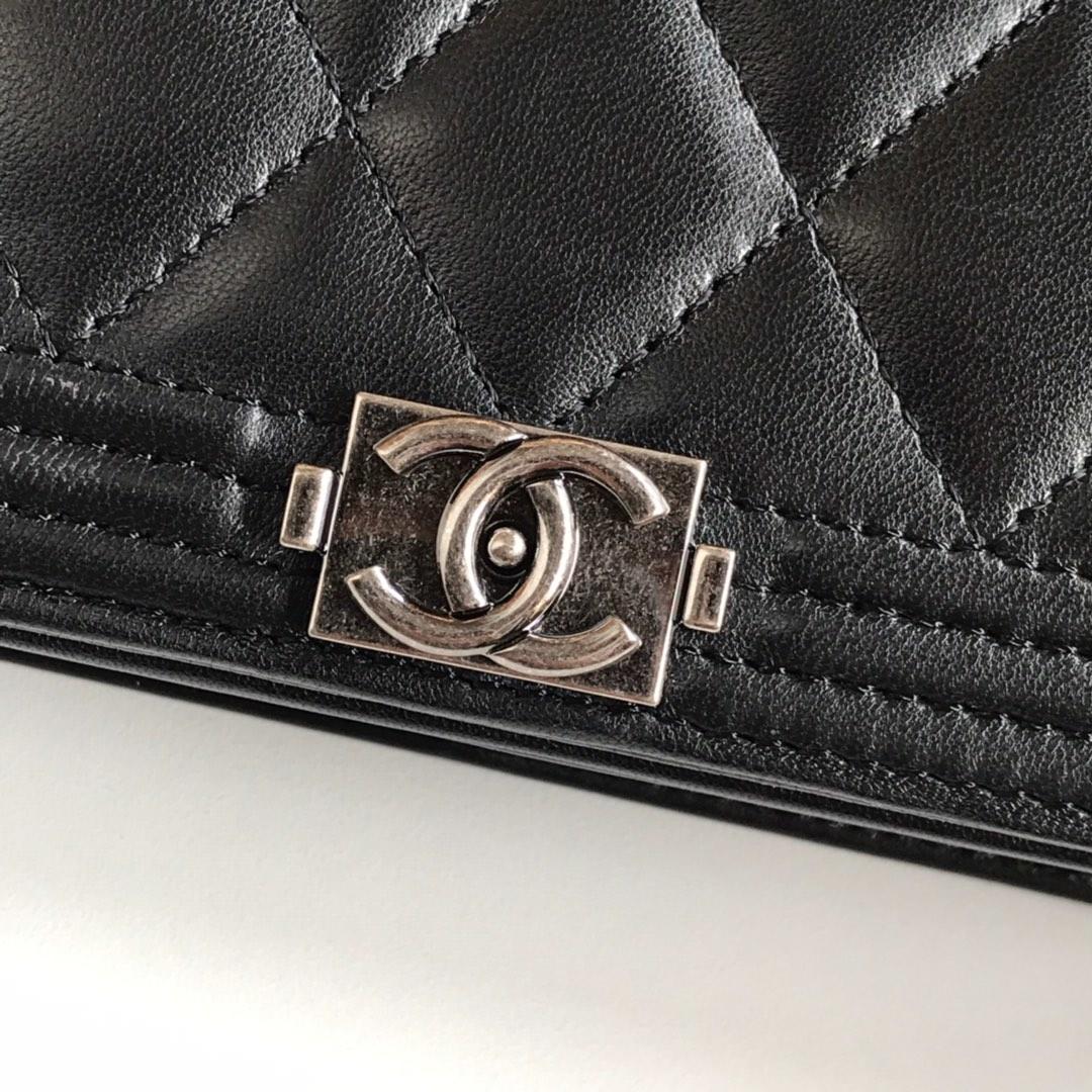 Ch**el leboy woc chain package 13×19.5×3.5cm