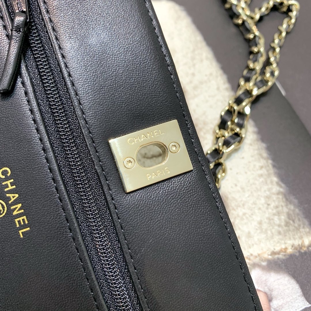Ch**el new goatskin woc chain bag 19cm