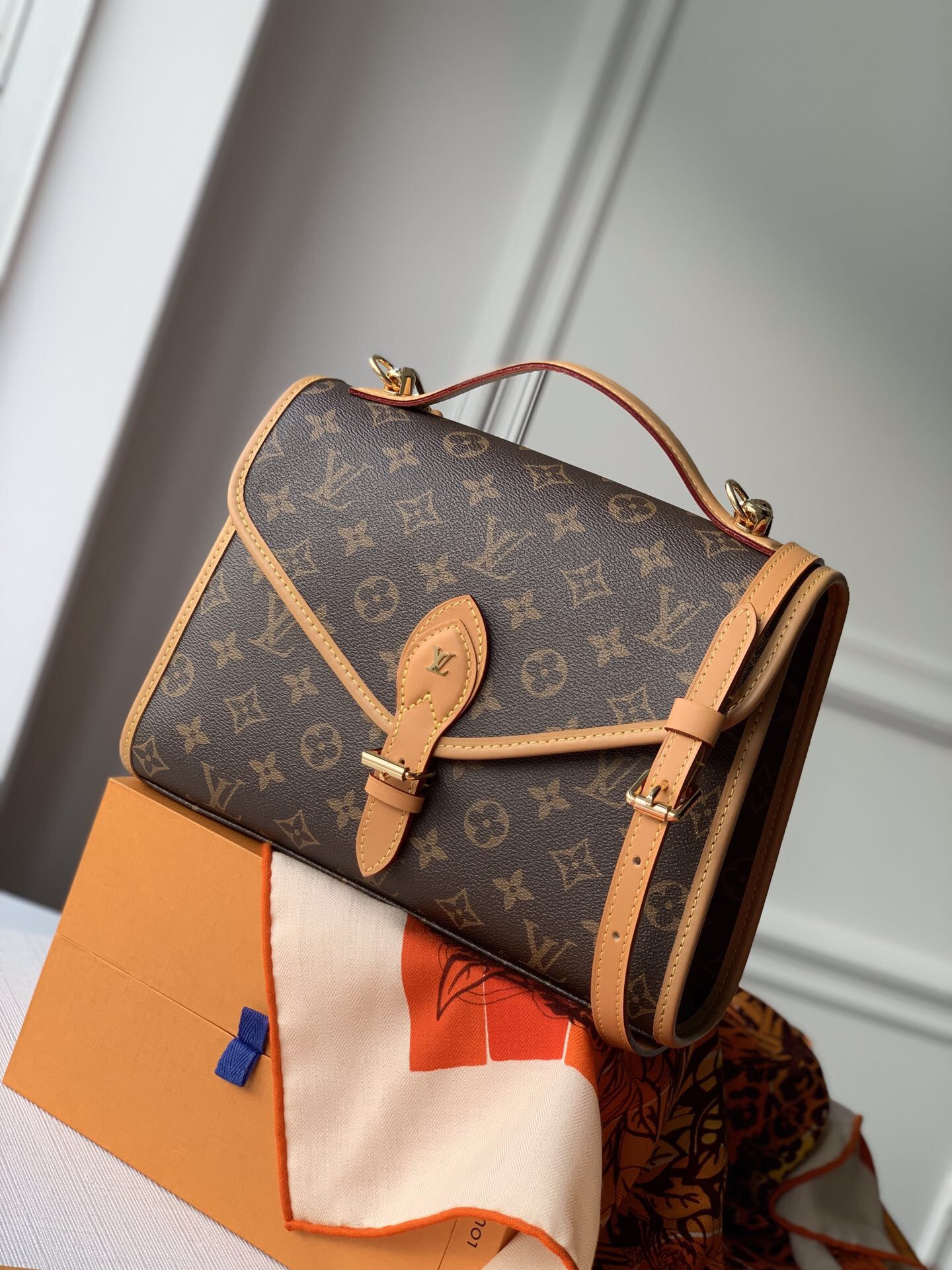 LV m44919 handbag large 29×24×10
