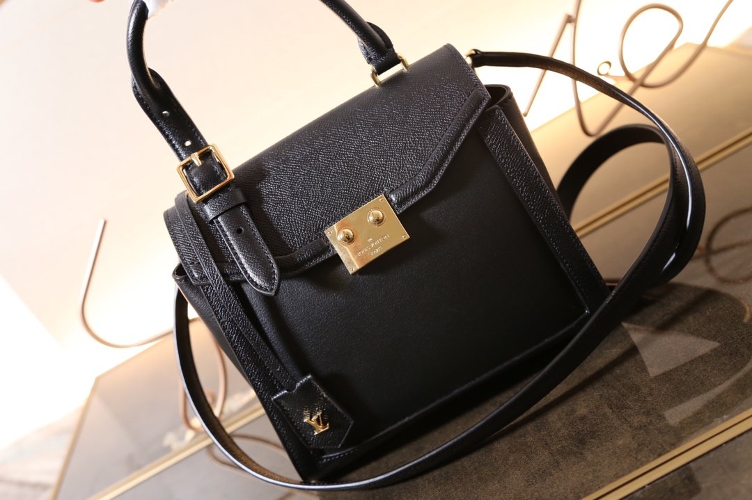LV arch handbag black 22*20*3cm