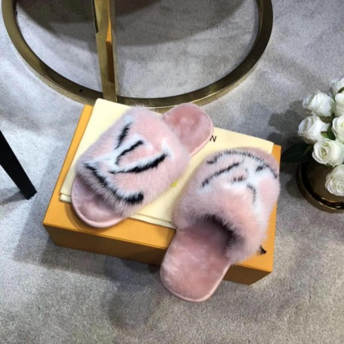 Lv slippers 307
