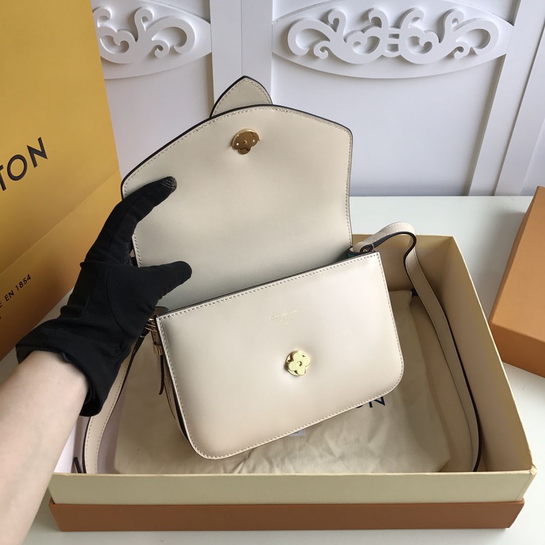 LV pont 9 white m55950