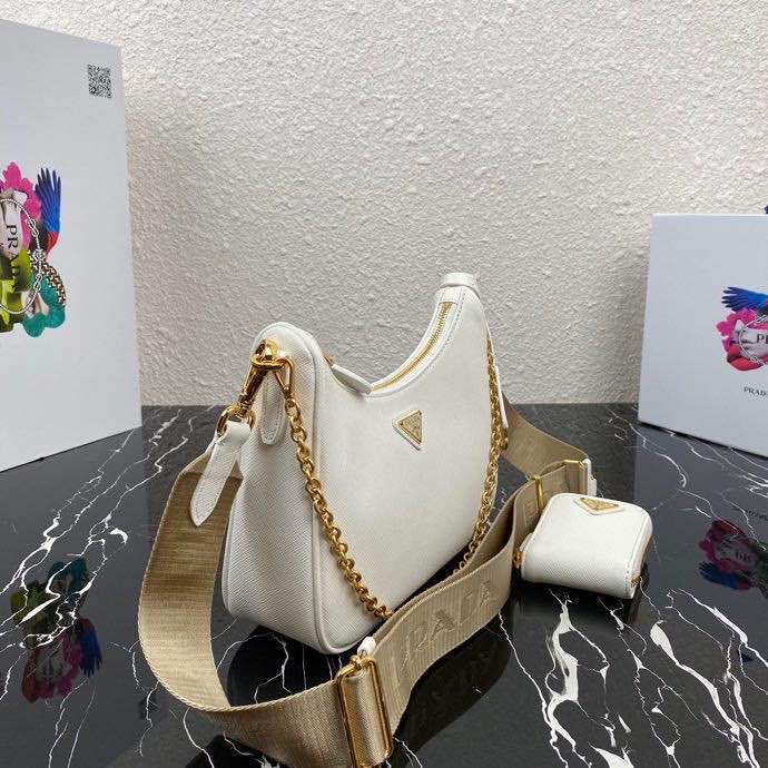 Pra*a hobo white 23*17*6.5cm