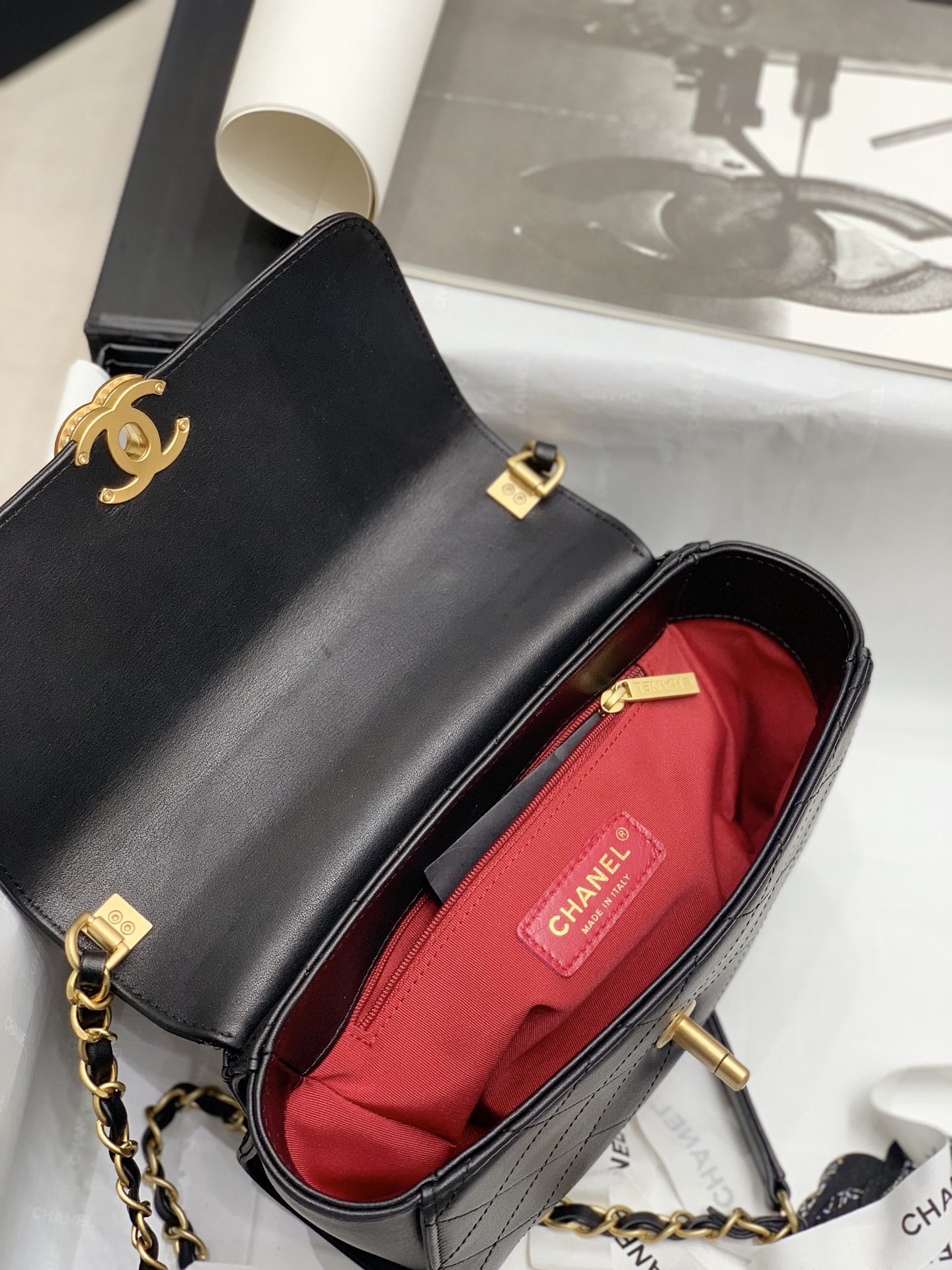 2020 pearl messenger bag
