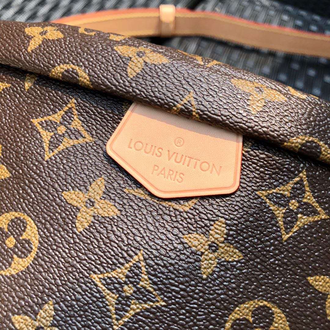 LV bum bag  37*14*13cm