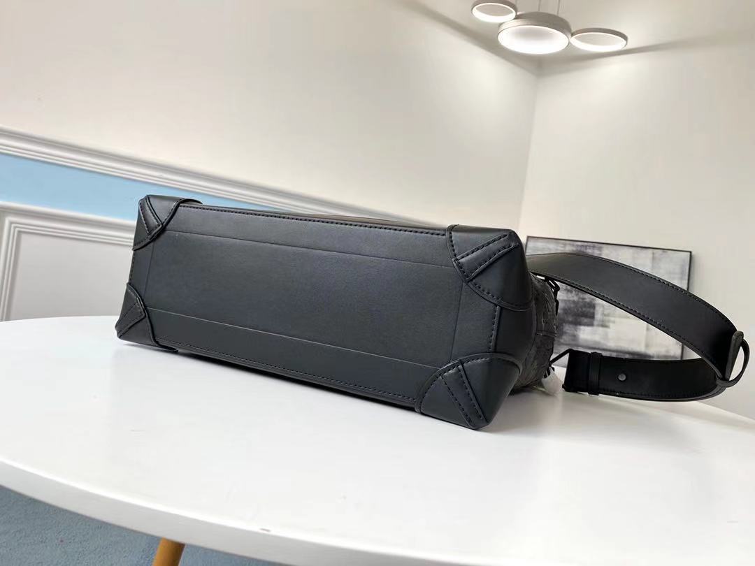 Lv men backpack in black