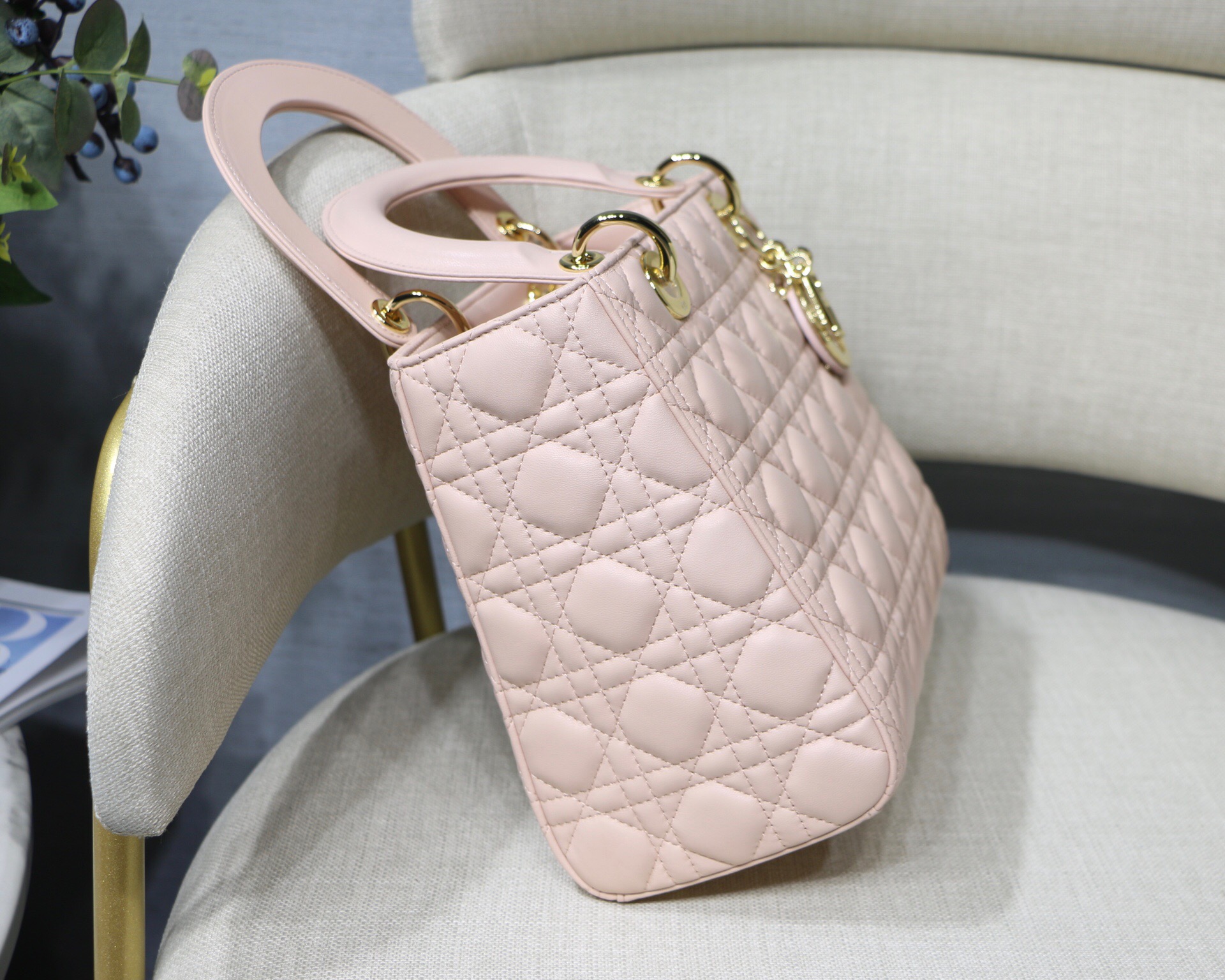 D10r medium lady bag blush cannage lambskin m0565 24 x 20 x 11cm