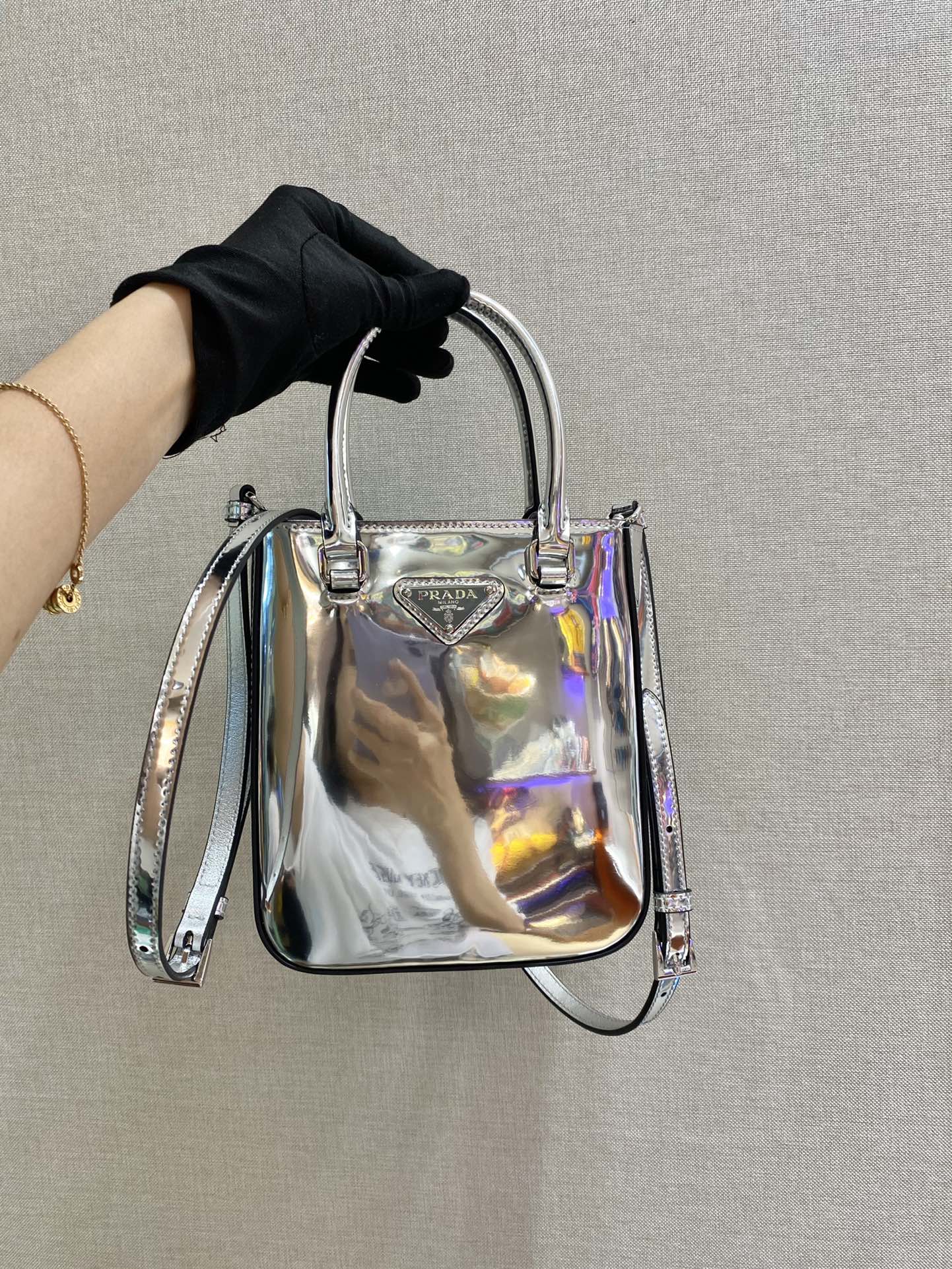 Pra*a small brushed leather tote silver 1ba331 15 x 17.5 x 5 cm