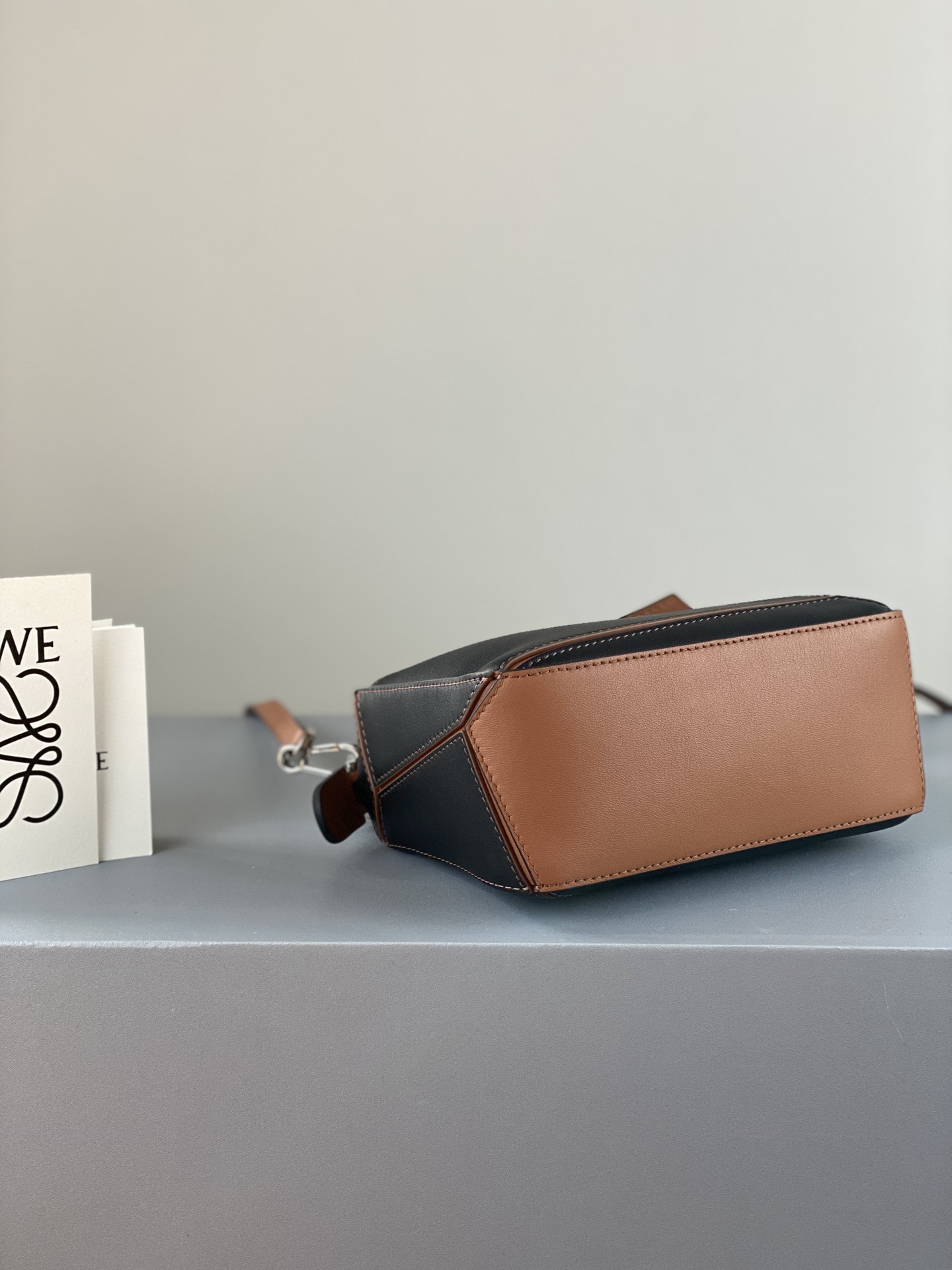 L0ew* mini puzzle bag in classic calfskin black a510u95x14 18 x 12.5 x 8 cm