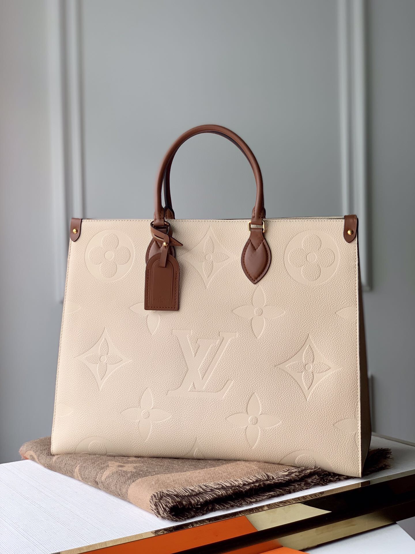l0vis Vvtt0n onthego gm m44921 41.0 x 34.0 x 19.0 cm