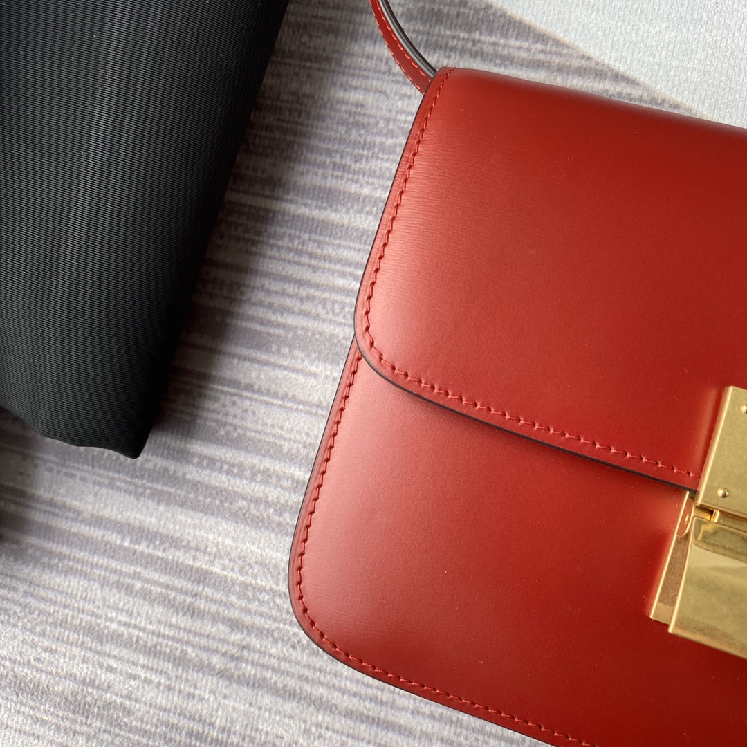 Ce1i*e small classic bag in box calfskin red 189183dls 18 x 15 x 6 cm