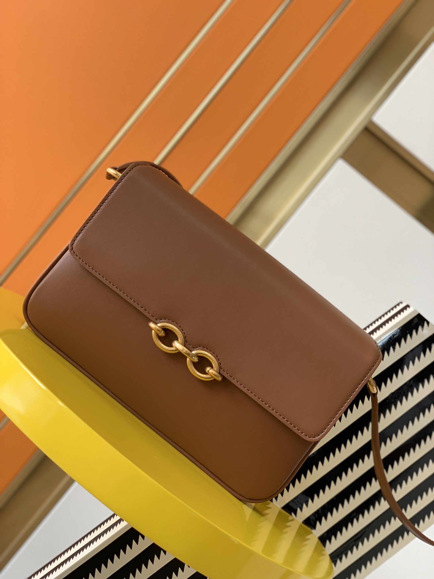 y51 le maillon satchel in smooth leather bR1ck 6497952 24 x 14.5 x 3.5 cm