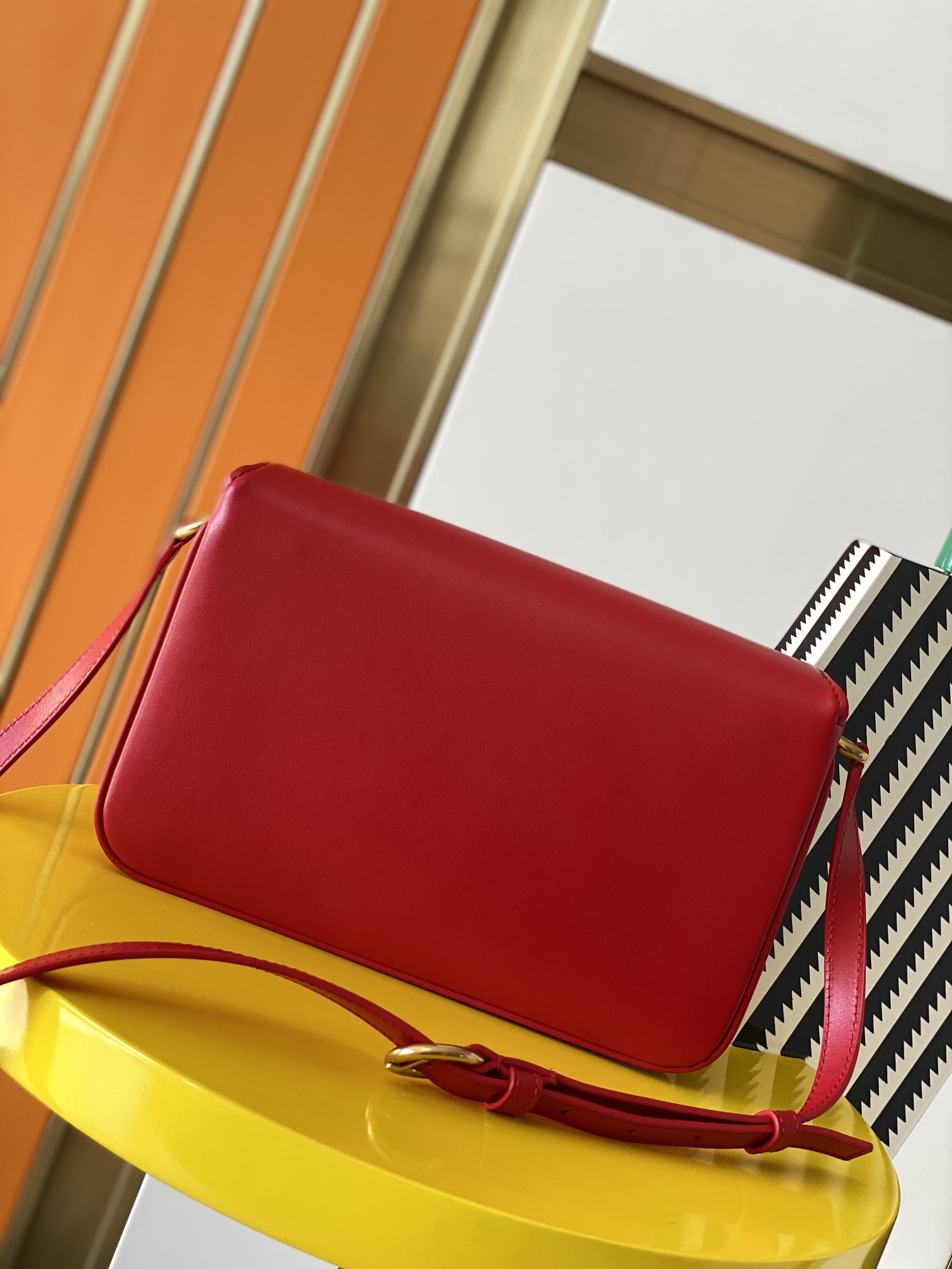 Y51 le maillon satchel in smooth leather red 6497952 24 x 14.5 x 3.5 cm
