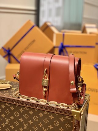l0vis Vvtt0n rendez-vous calfskin red m57744 17.0 x 22.0 x 7.0 cm