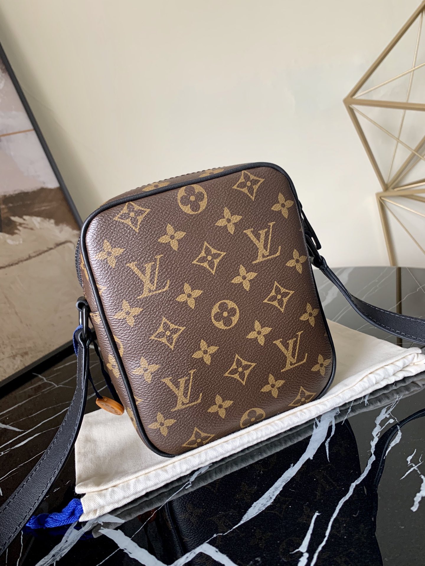 l0vis Vvtt0n christopher wearable wallet monogram macassar canvas m69404 15.0 x 17.0 x 8.0cm