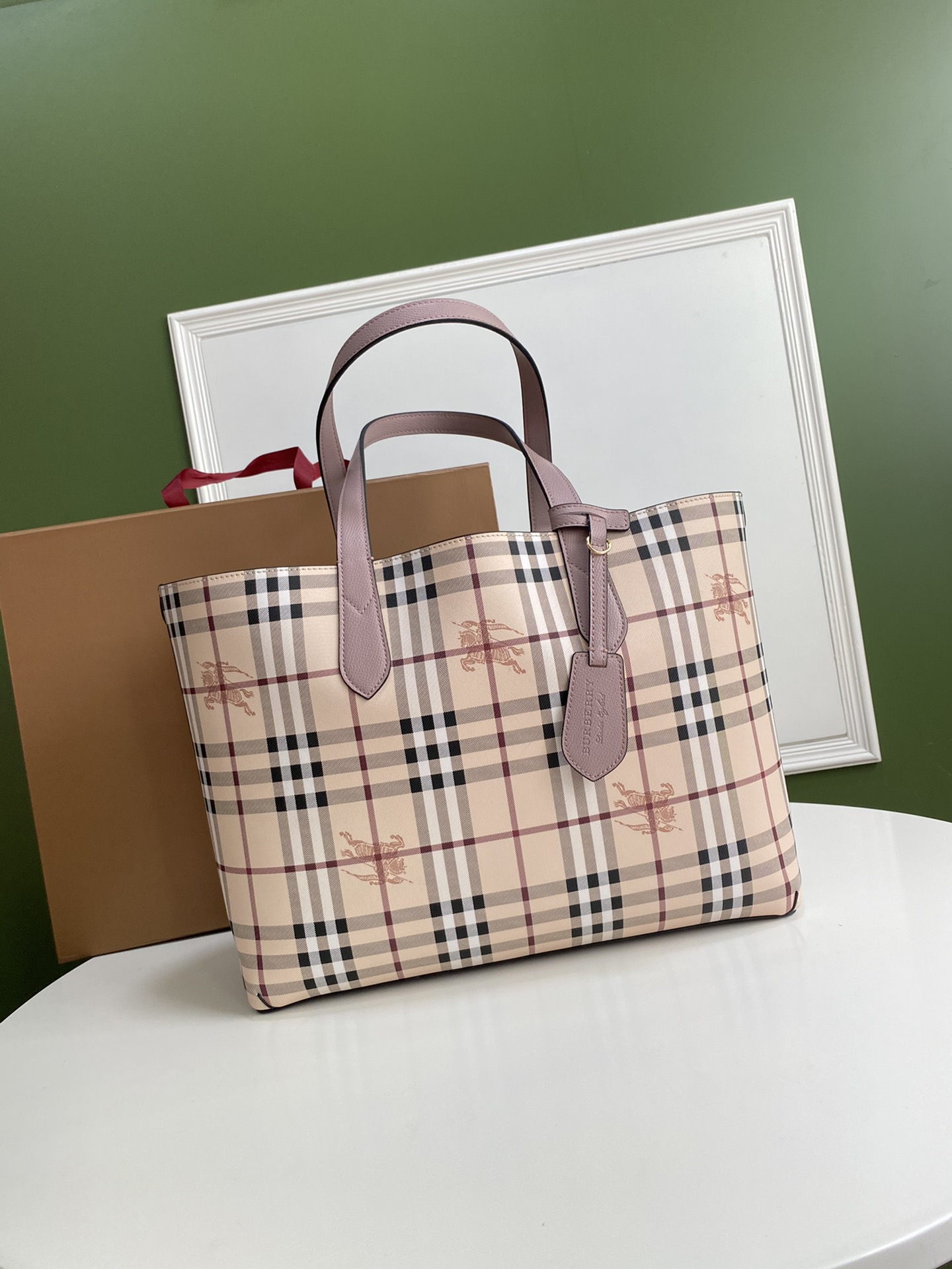 Bv*b*rry the reversible tote in vintage check pink 35-46 * 30 * 12 cm