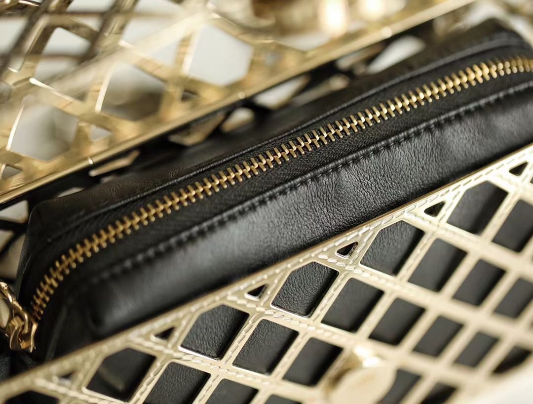 Ch**el evening bag gold-tone metal & lambskin gold & black as2514 11 x 18 x 6 cm