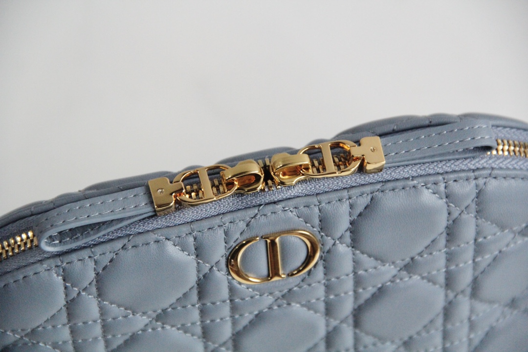 D10r caro beauty pouch blue cannage lambskin 330 23 x 15.5 x 7.5 cm