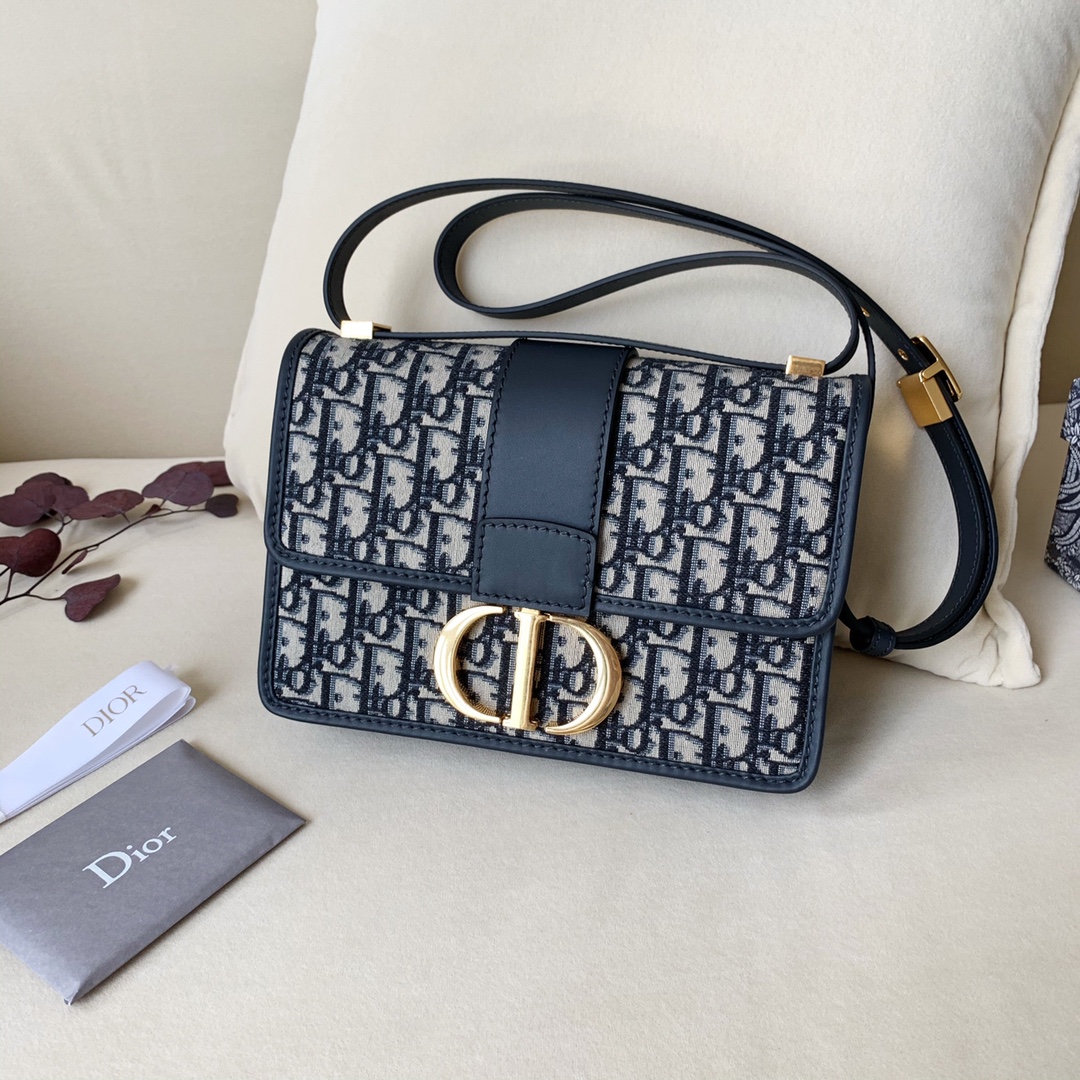 D10r 30 montaigne bag blue D10r oblique jacquard m9203utzq 24 x 17 x 8 cm