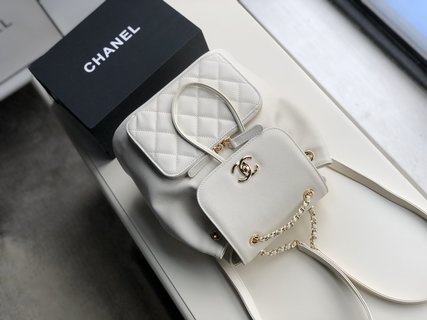 Ch**el business affinity backpack white leather a93748 25 x 24 x 17 cm