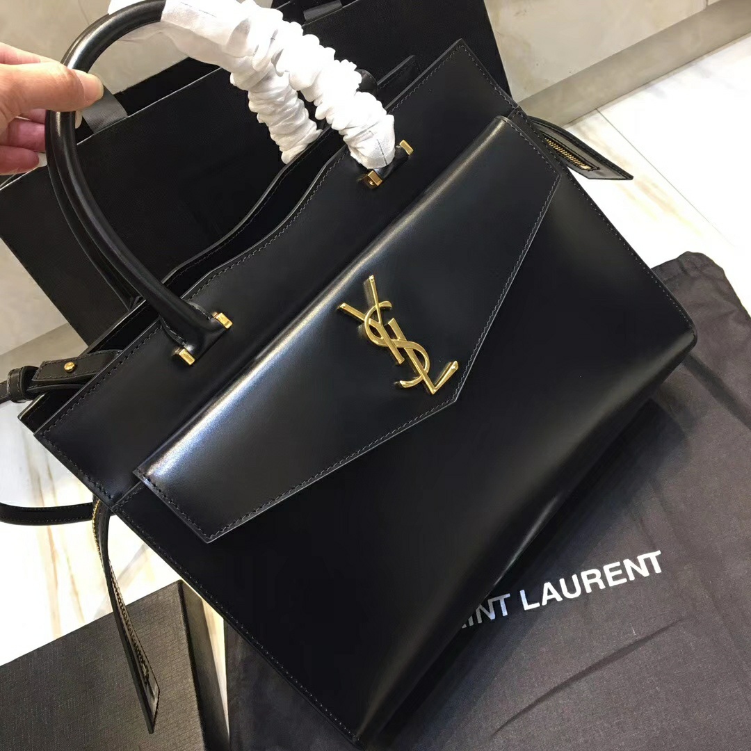 Y51 uptown medium tote in grain de poudre embossed leather black 5576531ka0j1000 31 x 24 x 16 cm