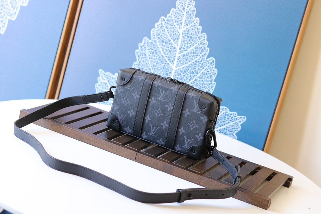 l0vis Vvtt0n soft trunk wallet monogram eclipse canvas m69838 22.5 × 14 × 5 cm