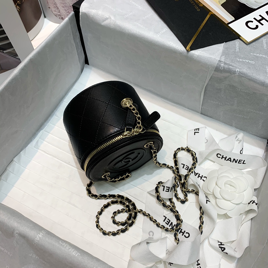 Ch**el small vanity with chain lambskin & gold-tone metal black ap2193 9 x 10 x 10 cm